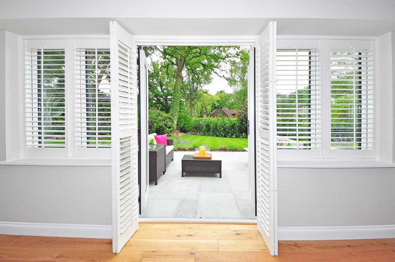 shutters, colonial shutters, plantation-1680798.jpg